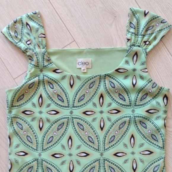 🆕 Pastel Green Paisley Stretch Fully Lined Top w/ Flutter Cap Straps by CLEO!! - Picture 2 of 3